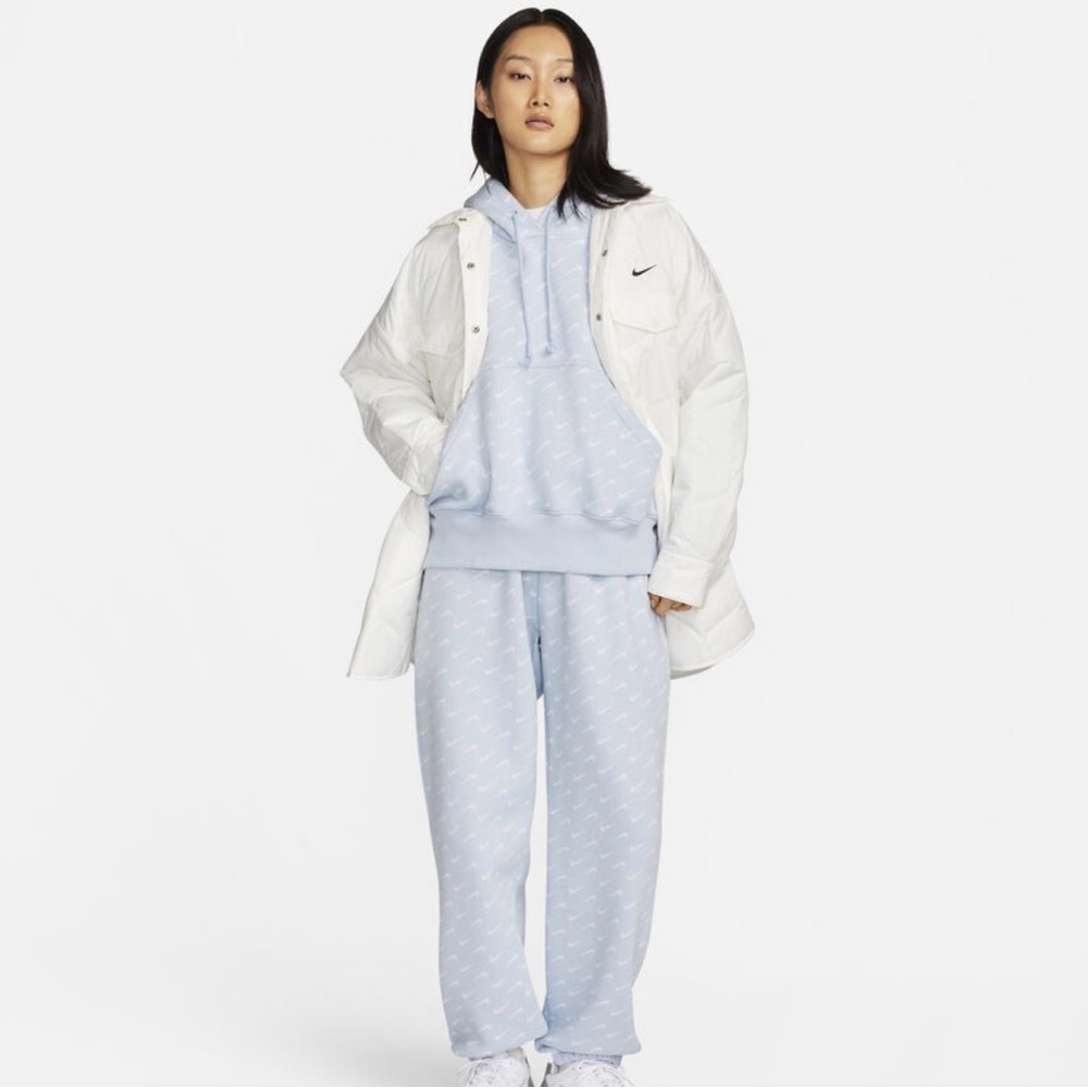 Nike Sportswear Phoenix Fleece Over-Oversized Printed Hoodie - Picture 2 of 8